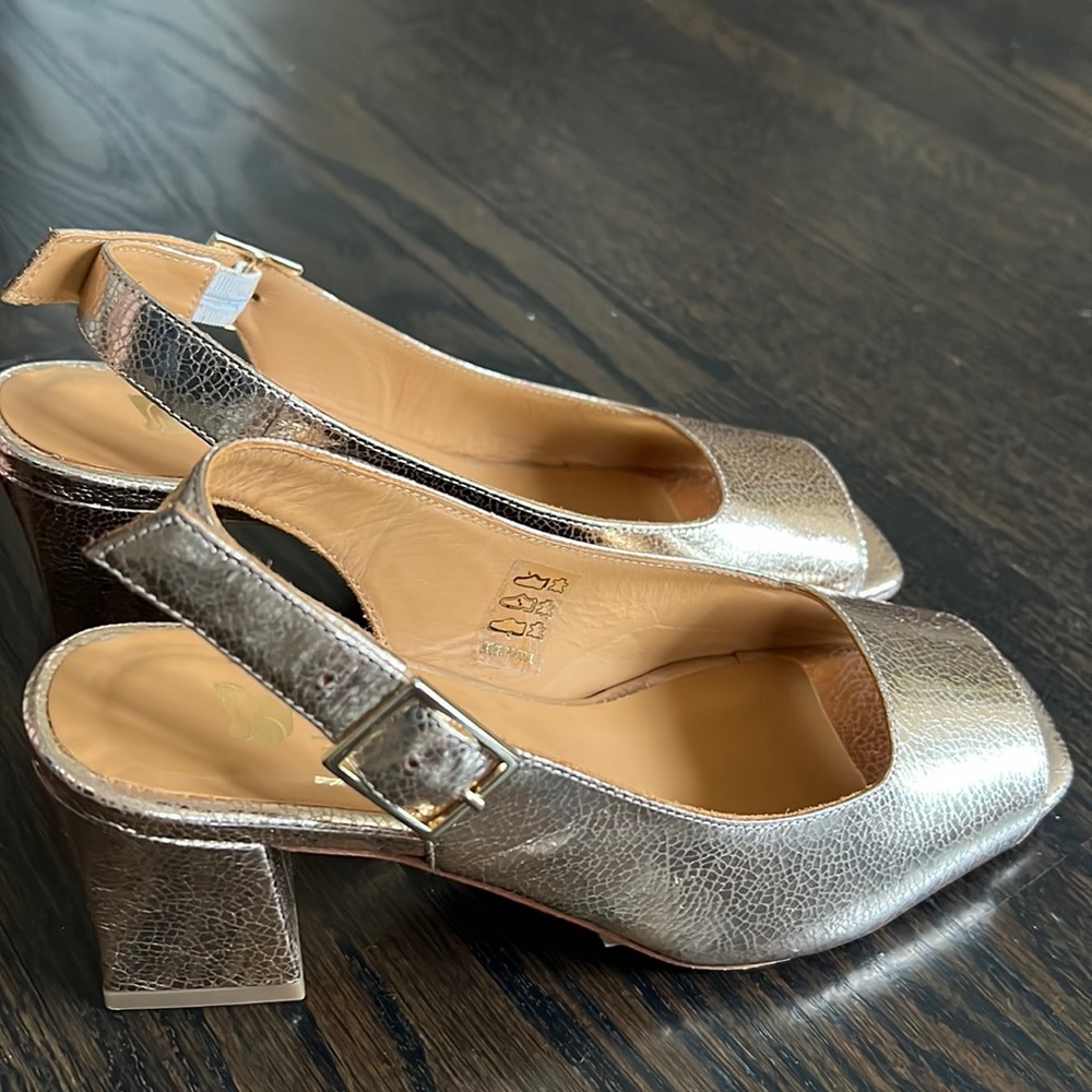 Bobbies Paris gold crackle open toe slingback sandals 28 new in box.